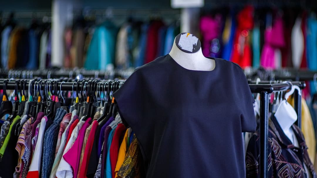 Fashion on a Budget: Tips for Stylish Shopping without Breaking the Bank.